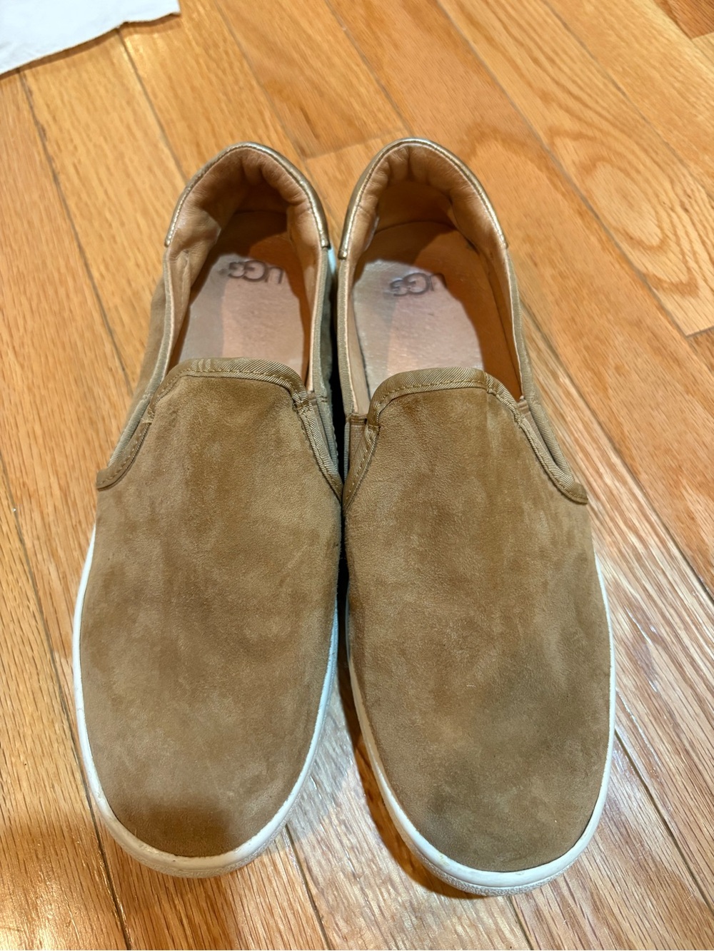 UGG Cas Womens Size 7 Brown Suede Leather Slip-On Casual Sneaker 1019217